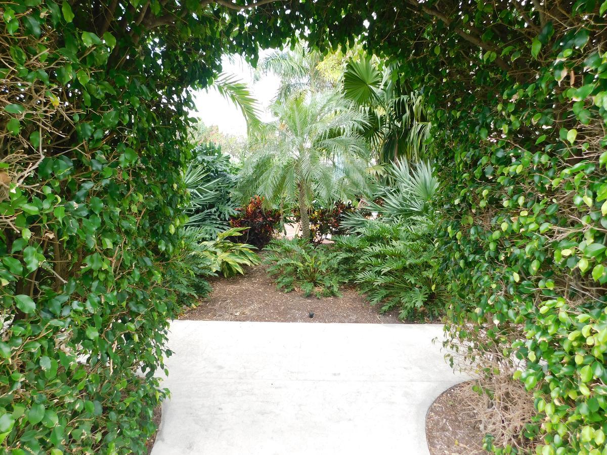 The Grove Beach Condominiums Delray Beach Exterior foto